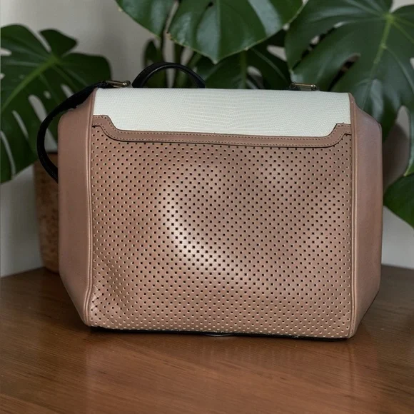 Emporio Armani leather crossbody bag - Picture 6 of 11